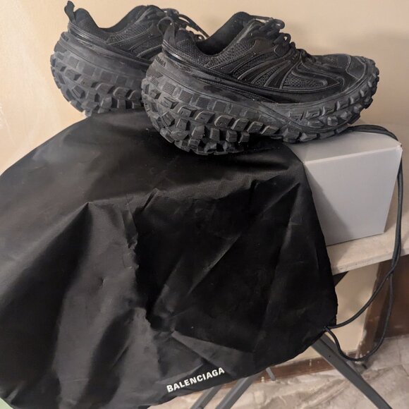 Balenciaga Defender - Picture 1 of 2